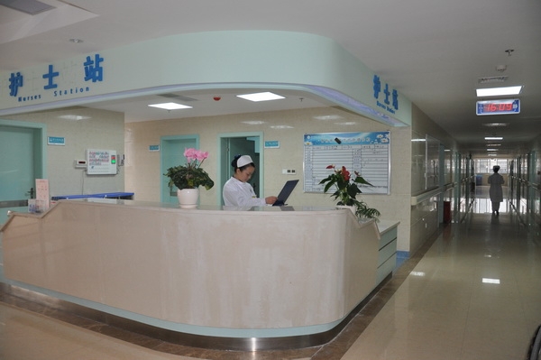 宽敞明亮的护士站