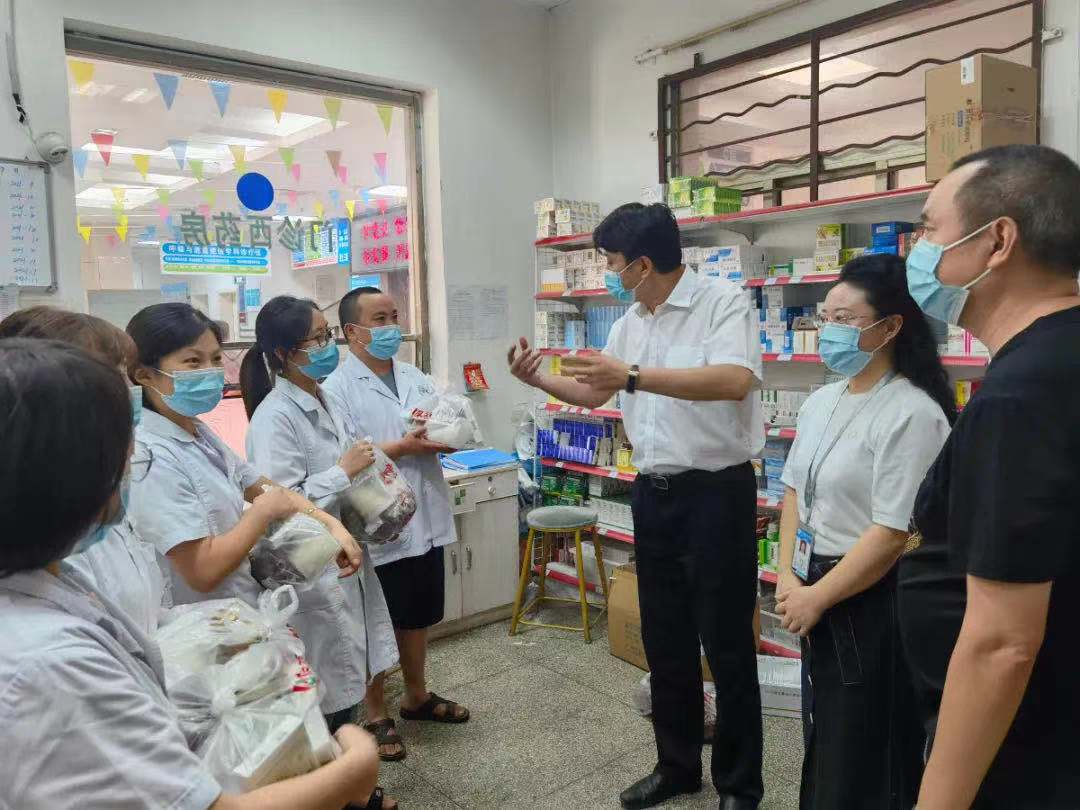 疫情当前“炎”值爆表， “暑”送清凉致敬一线 ！