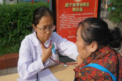 市三医院开展世界骨质疏松日义诊活动